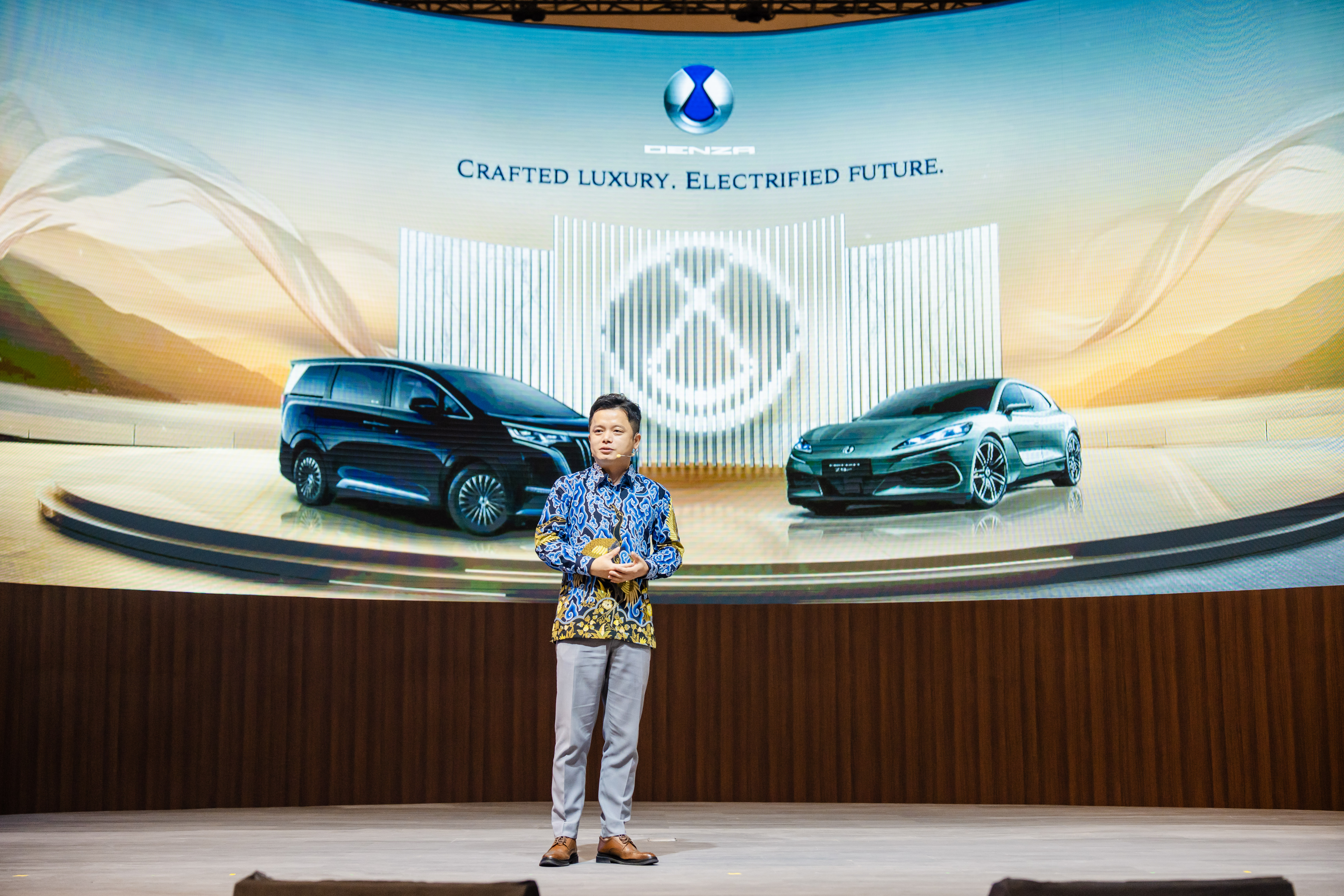 GIIAS 2025: Denza Pamerkan Masa Depan Mobil Listrik Lewat D9 dan Z9