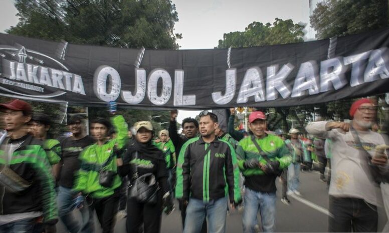 Ekonom Ingatkan Pemerintah Hati-hati Naikkan Tarif Ojol