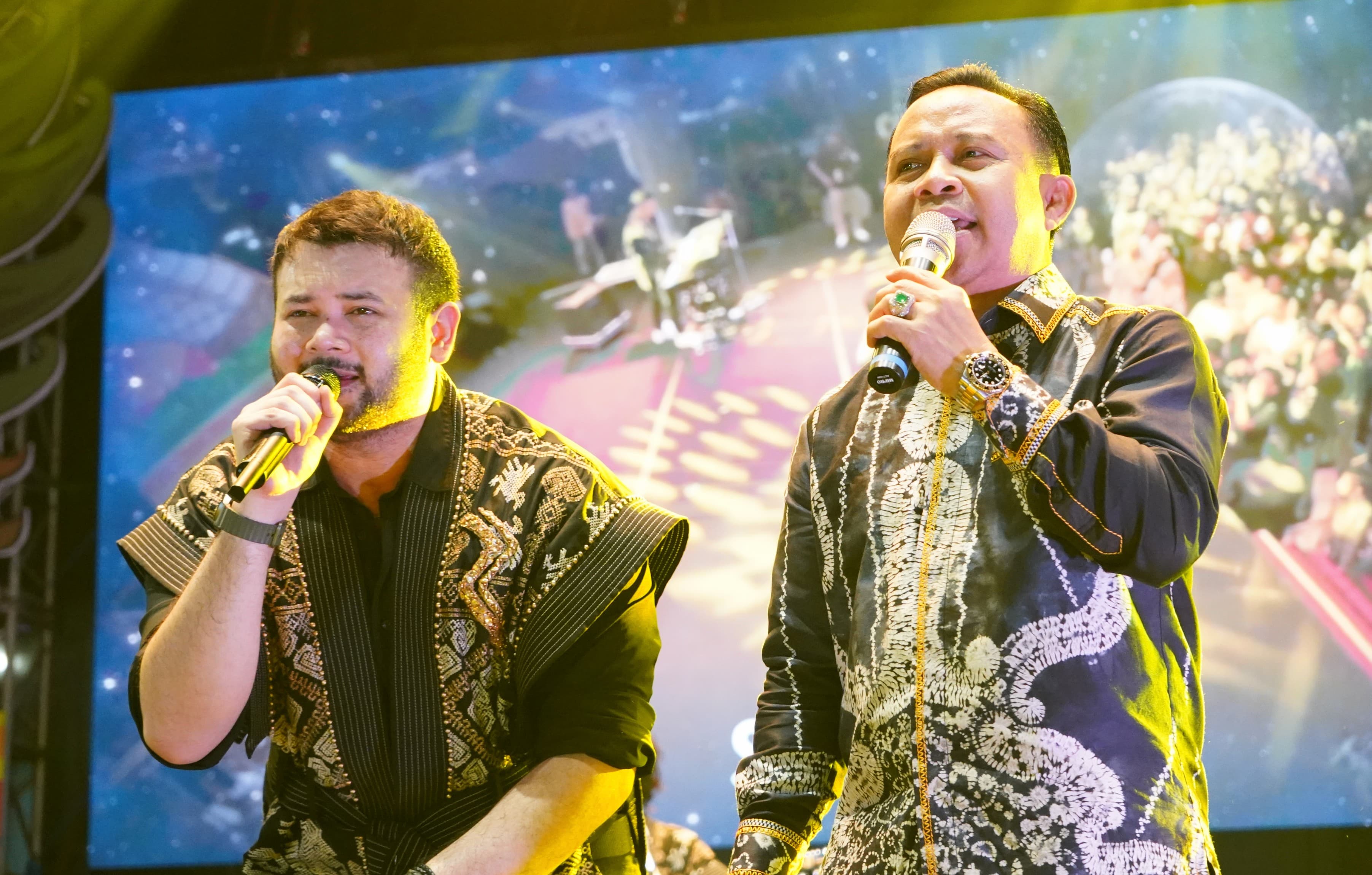 Bupati Yamani Feat Ridho Rhoma Tutup Tapin Art Fest dengan Lagu 'Menunggumu'