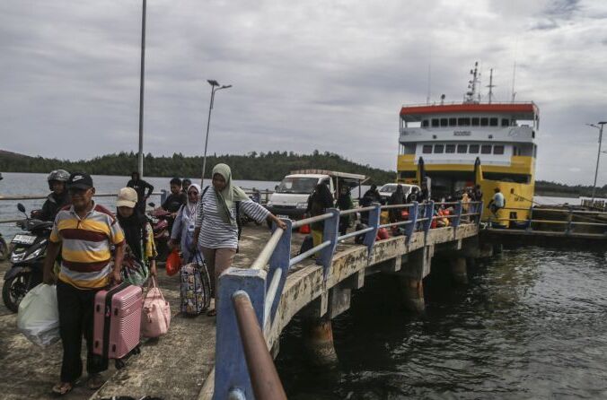 DPR Minta Pemerintah Tertibkan Penambangan Ilegal di Pulau Gebe