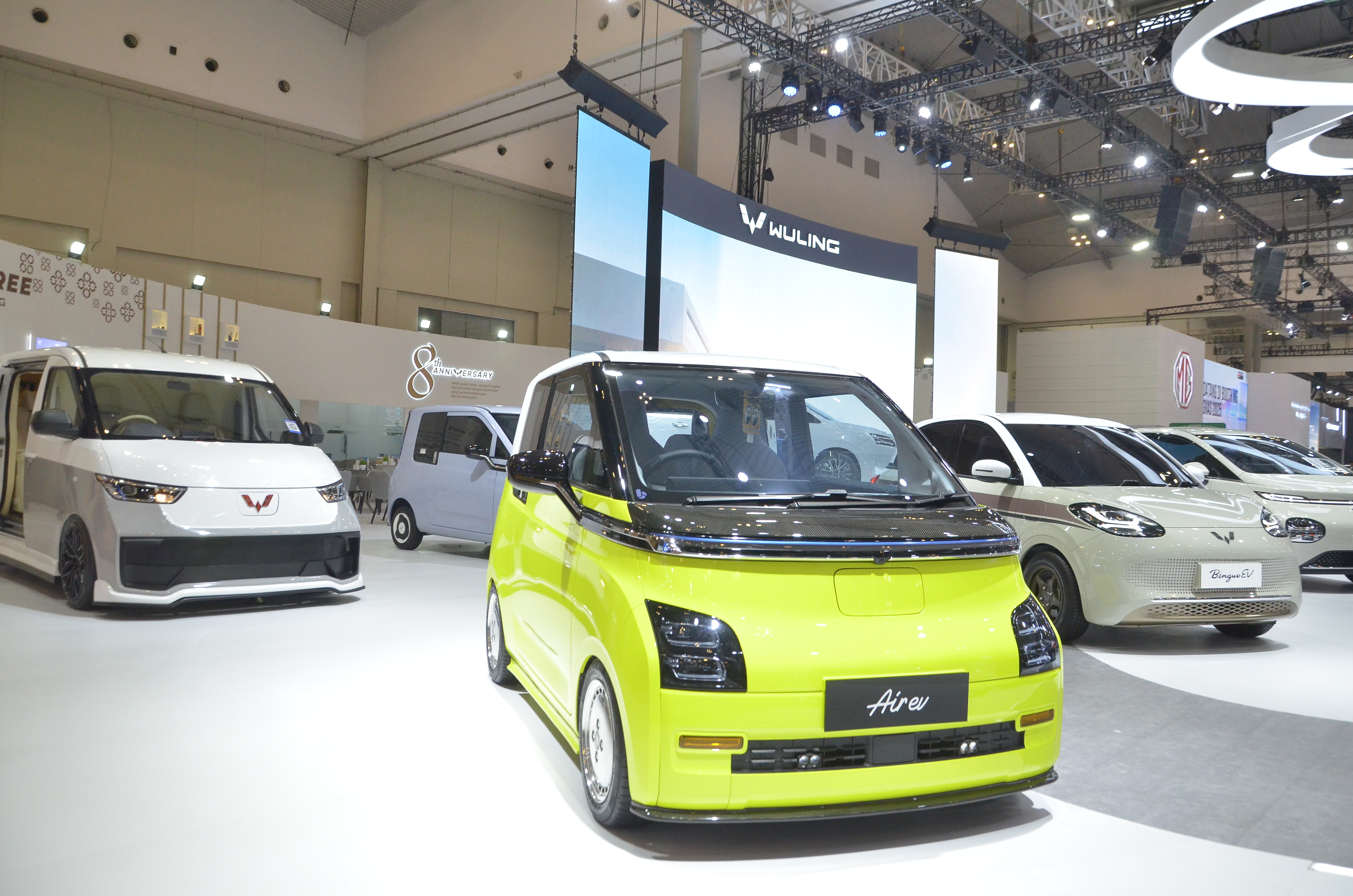 Wuling Sukses Raih 2.395 SPK dan 2 Penghargaan di GIIAS 2025