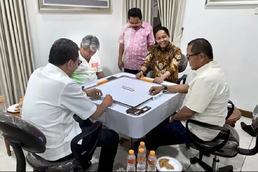 Menhut Main Domino dengan Eks Tersangka Pembalakan Liar, MAKI Tantang Buka Penyidikan Baru