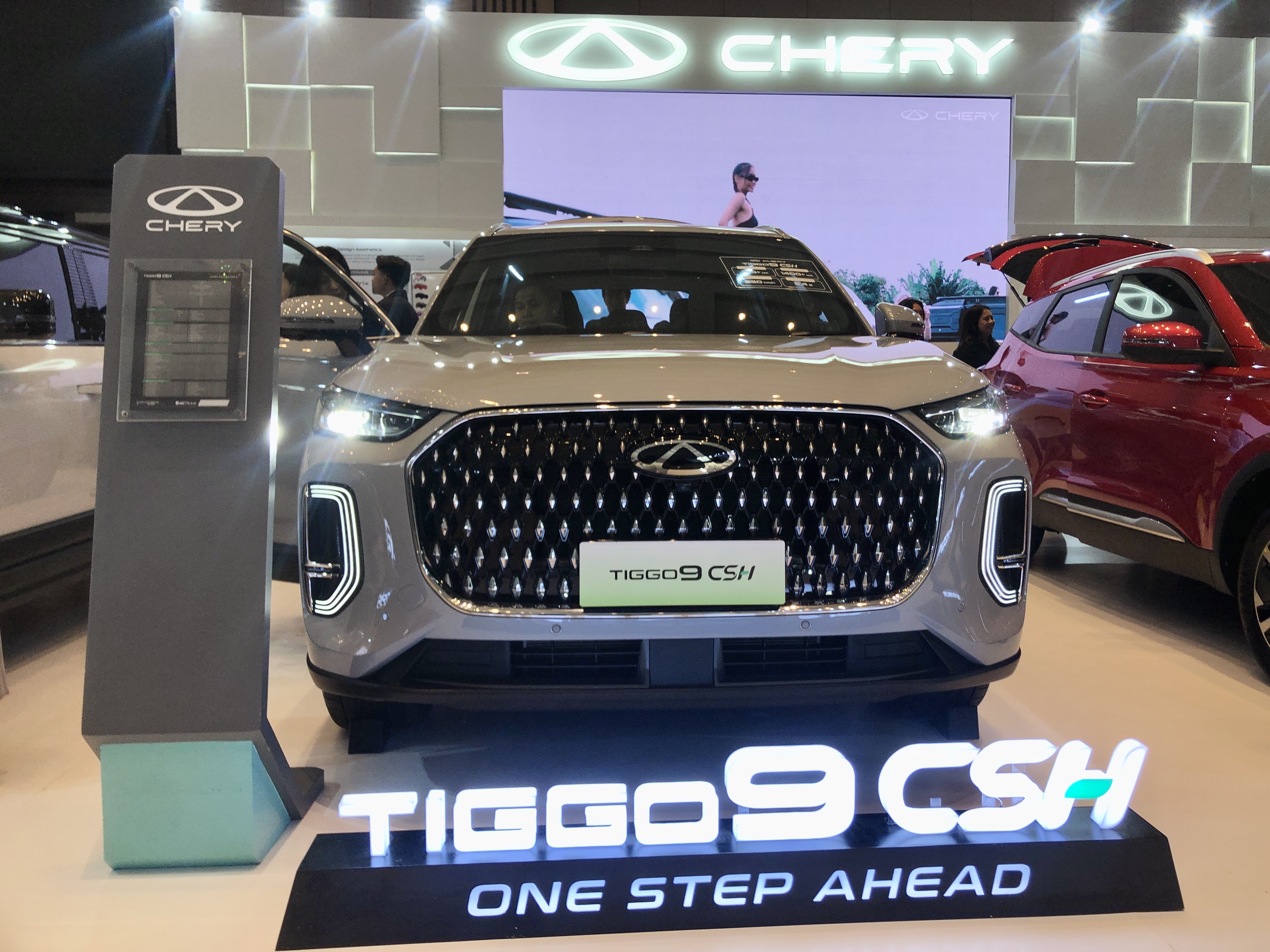 Chery Tiggo 9 CSH Tampil Perdana di GIIAS Bandung 2025, Harga Spesial Rp700 Jutaan