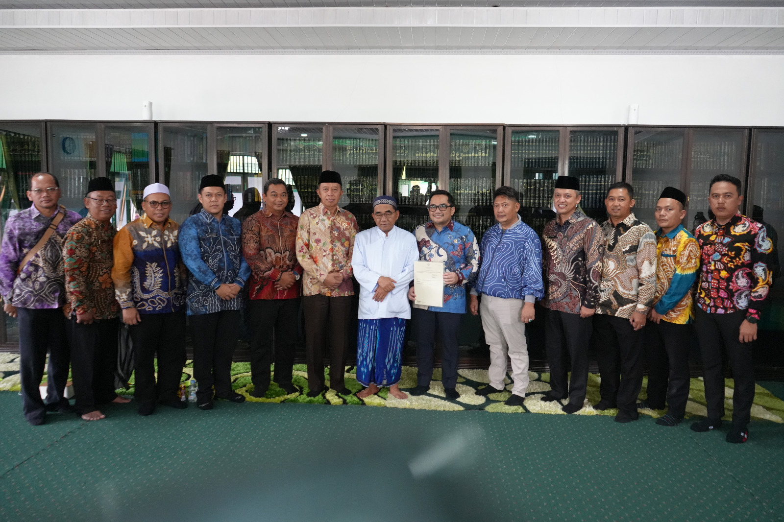 Ponpes Nurul Muhibbin Terima Sertifikat Tanah dari Komisi II DPR RI dan BPN Kalsel