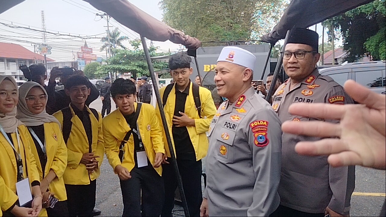 Kapolda Kalsel Buka Puasa Bersama Mahasiswa di Banjarbaru