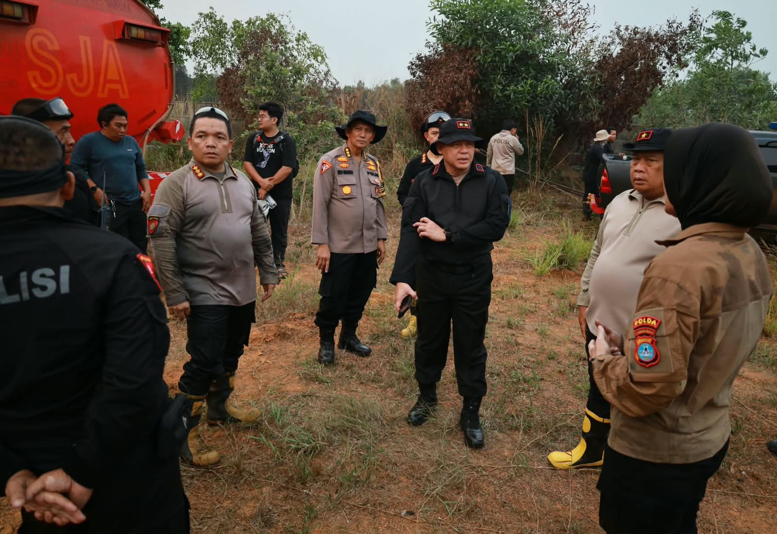 Kapolda Kalsel Turun ke Lokasi Karhutla Handil Bakti, Selidiki Penyebab Kebakaran